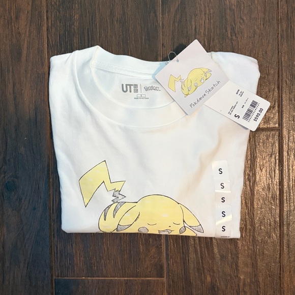 Uniqlo White Pikachu Recharge T-Shirt 
Men’s small - Picture 5 of 5